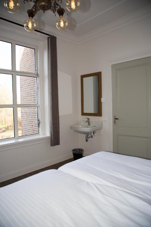 B&B groepsaccommodatie de pastorie Lage Mierde Esterno foto