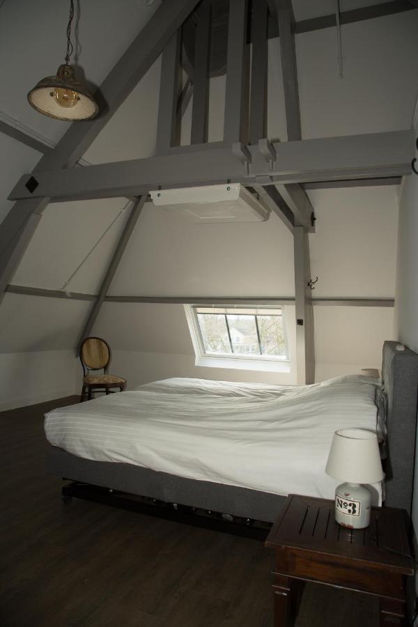B&B groepsaccommodatie de pastorie Lage Mierde Esterno foto